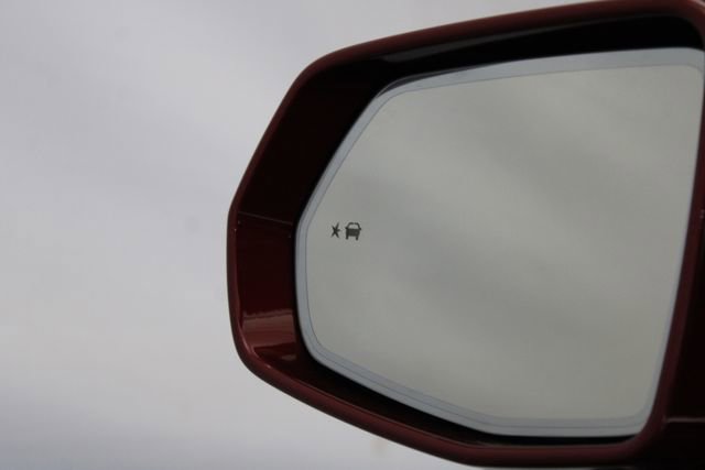 Used 2020 Cadillac XT5 Premium Luxury w/ LPO, Floor Liner Package AWD/4WD image 19