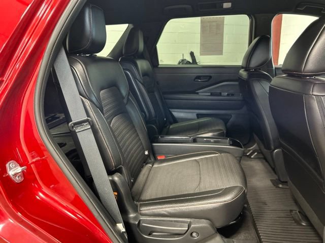 Used 2024 Nissan Pathfinder Rock Creek AWD/4WD image 18