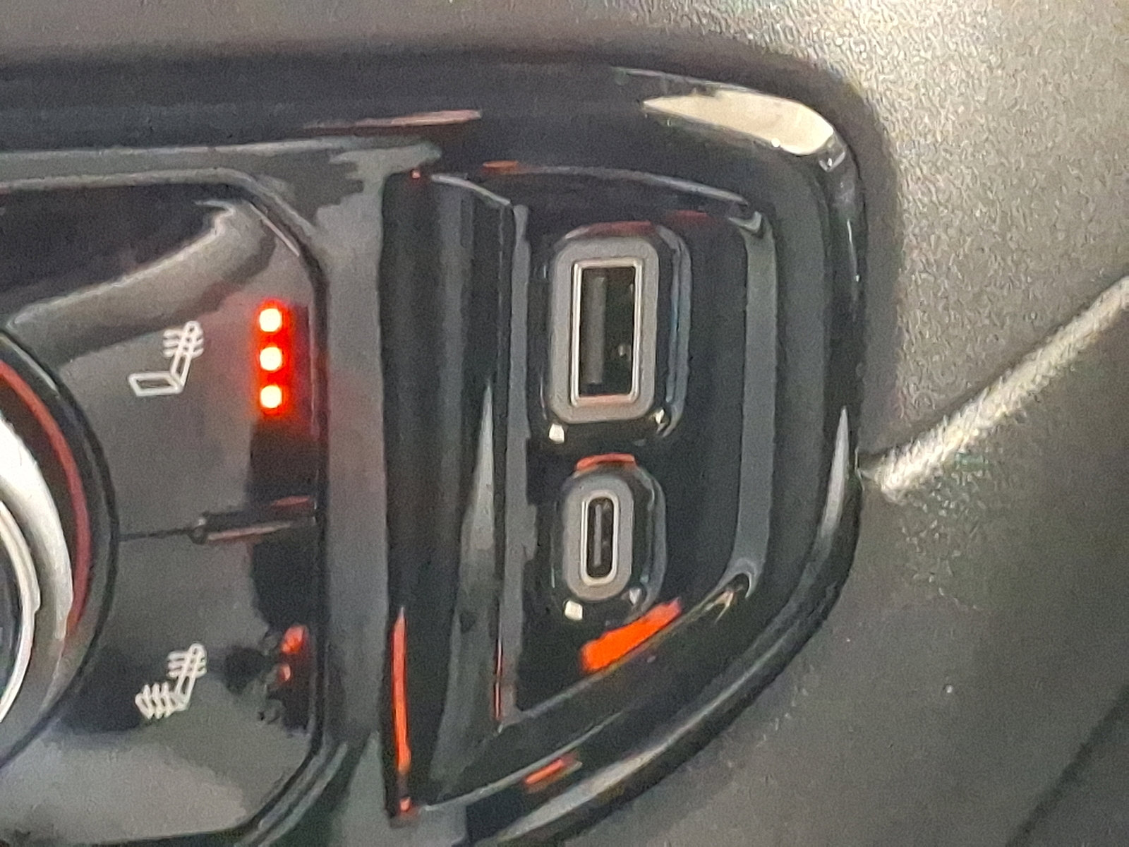 Used 2024 Chevrolet Silverado 1500 LT image 25