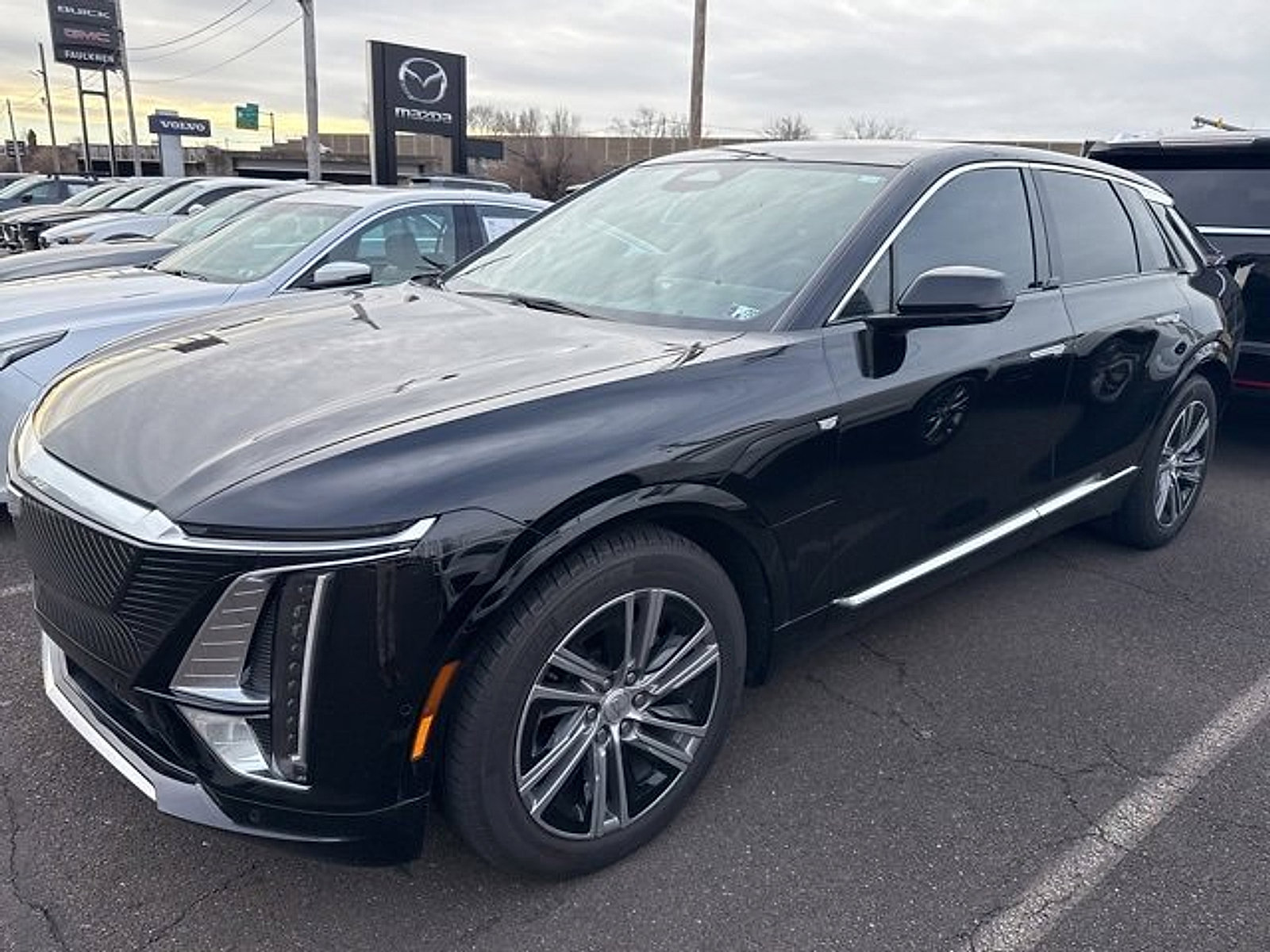 Used 2023 Cadillac Lyriq 2WD image 4