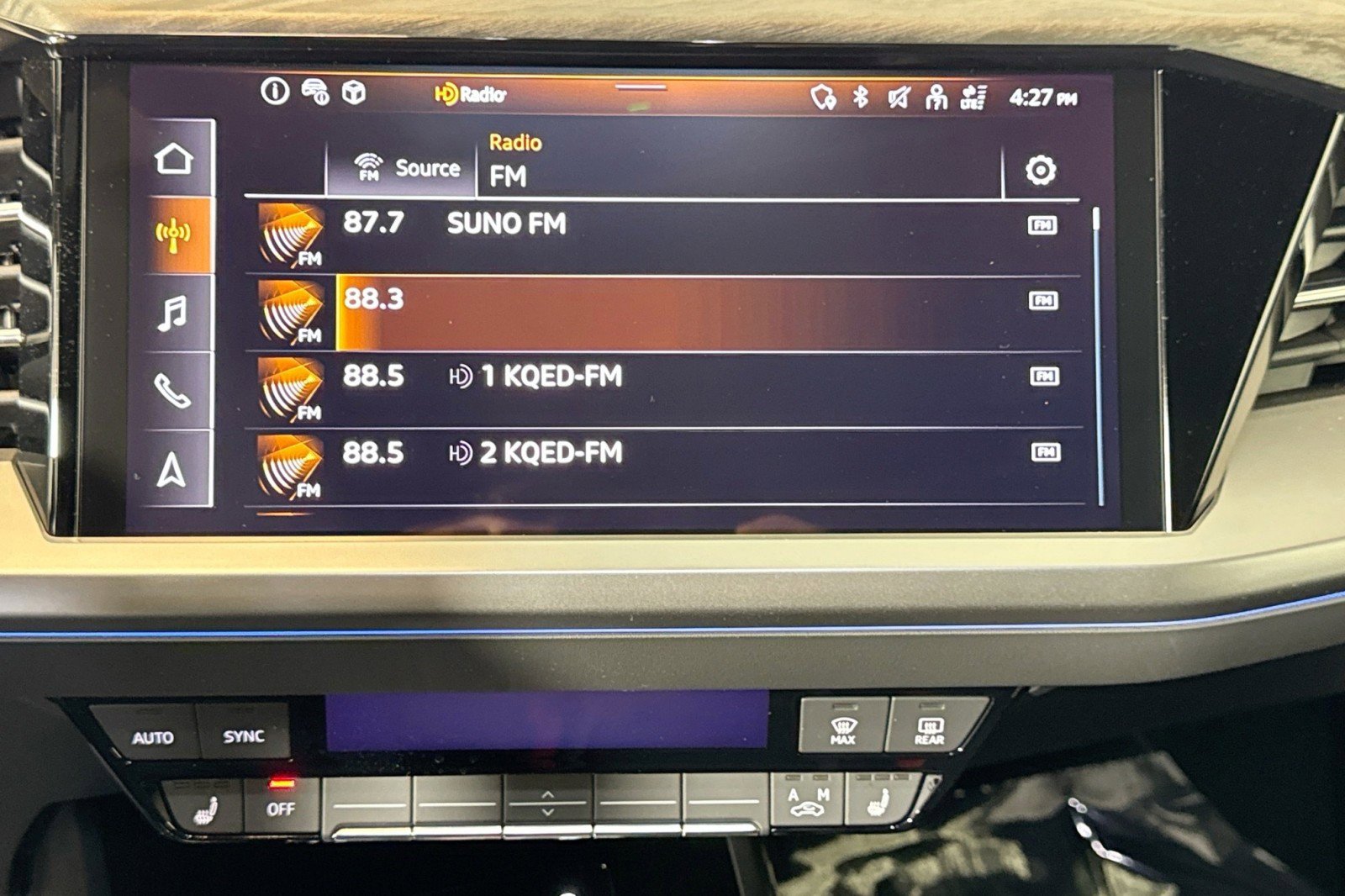 Used 2025 Audi Q4 e-tron Premium Plus image 15