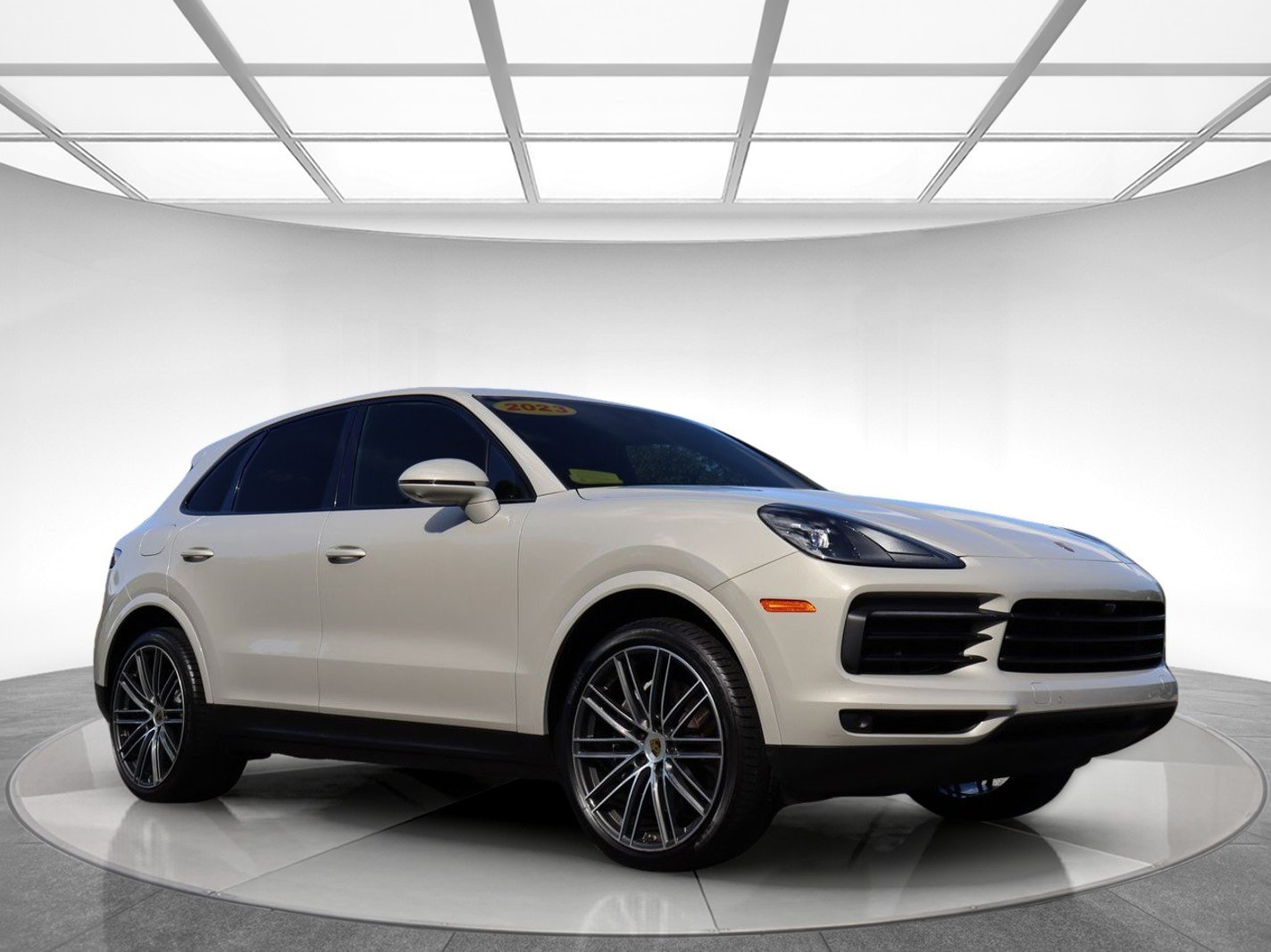 Used 2023 Porsche Cayenne AWD/4WD image 3