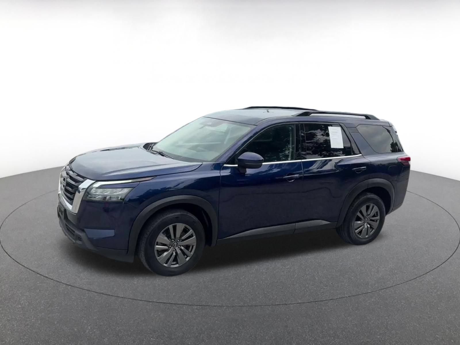 Used 2025 Nissan Pathfinder SV AWD/4WD image 6