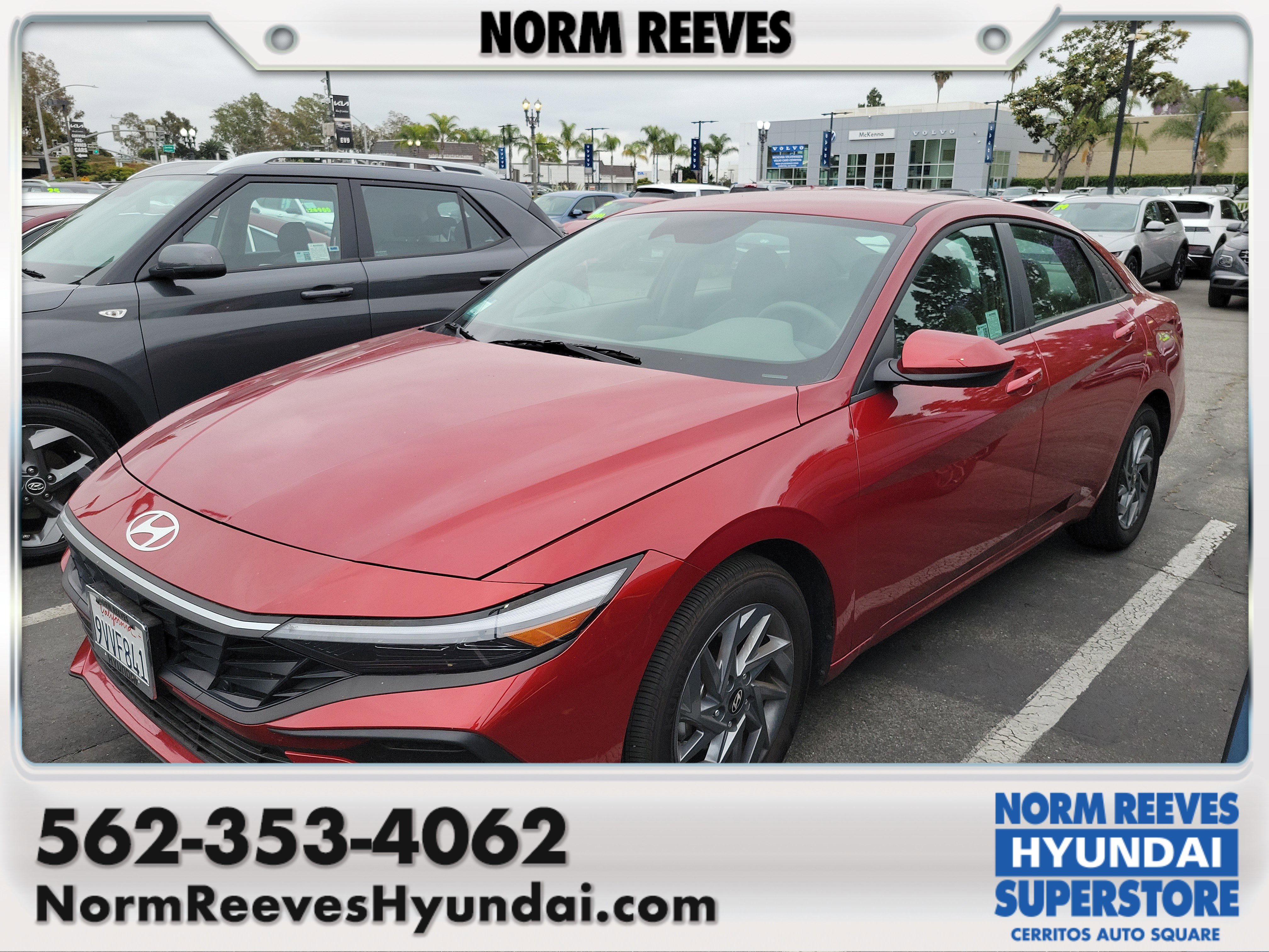 Used 2025 Hyundai Elantra Hybrid FWD image 1