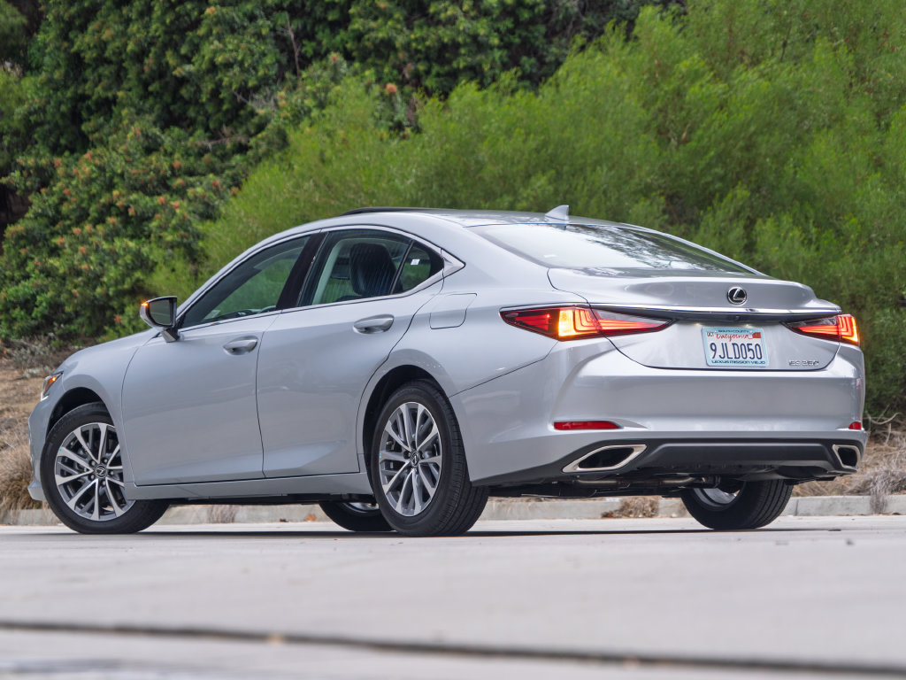Certified 2024 Lexus ES 350 w/ Accessory Package (Z1) FWD image 2
