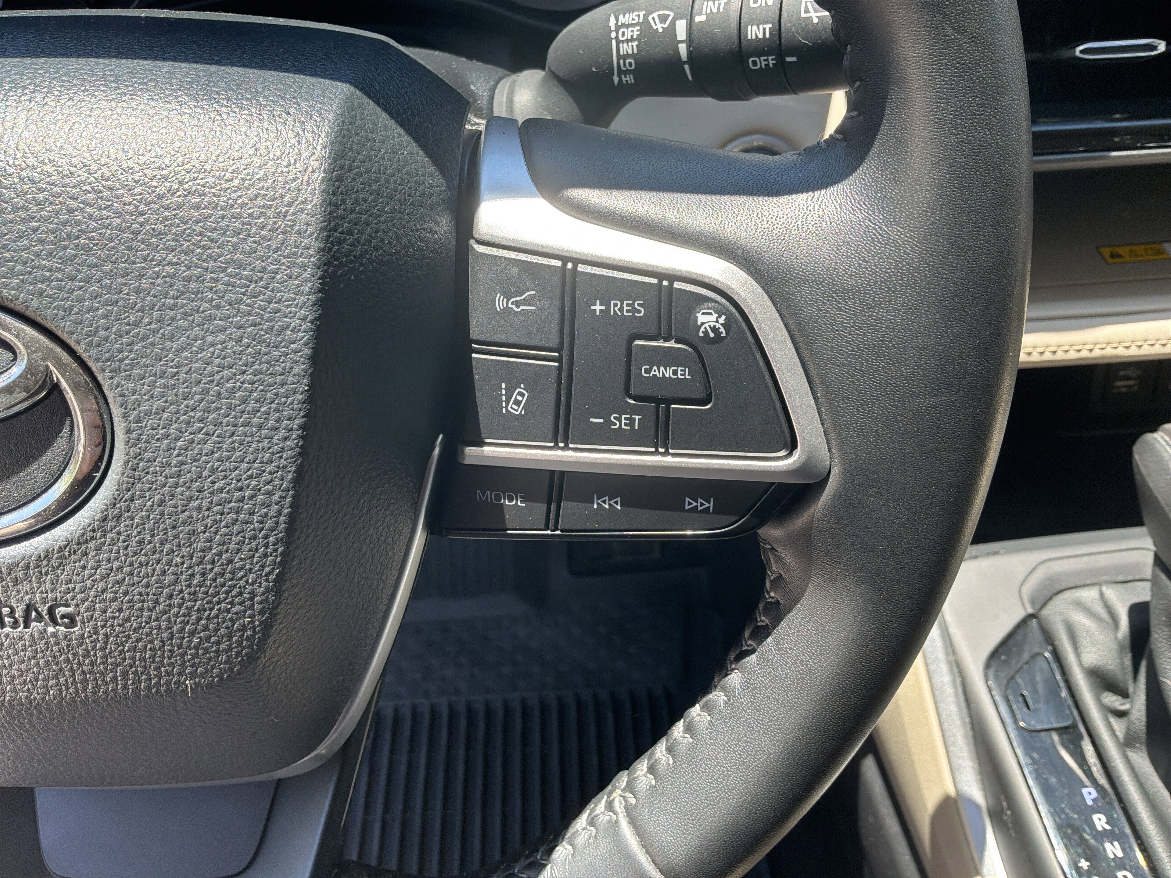 Used 2024 Toyota Highlander XLE FWD image 20