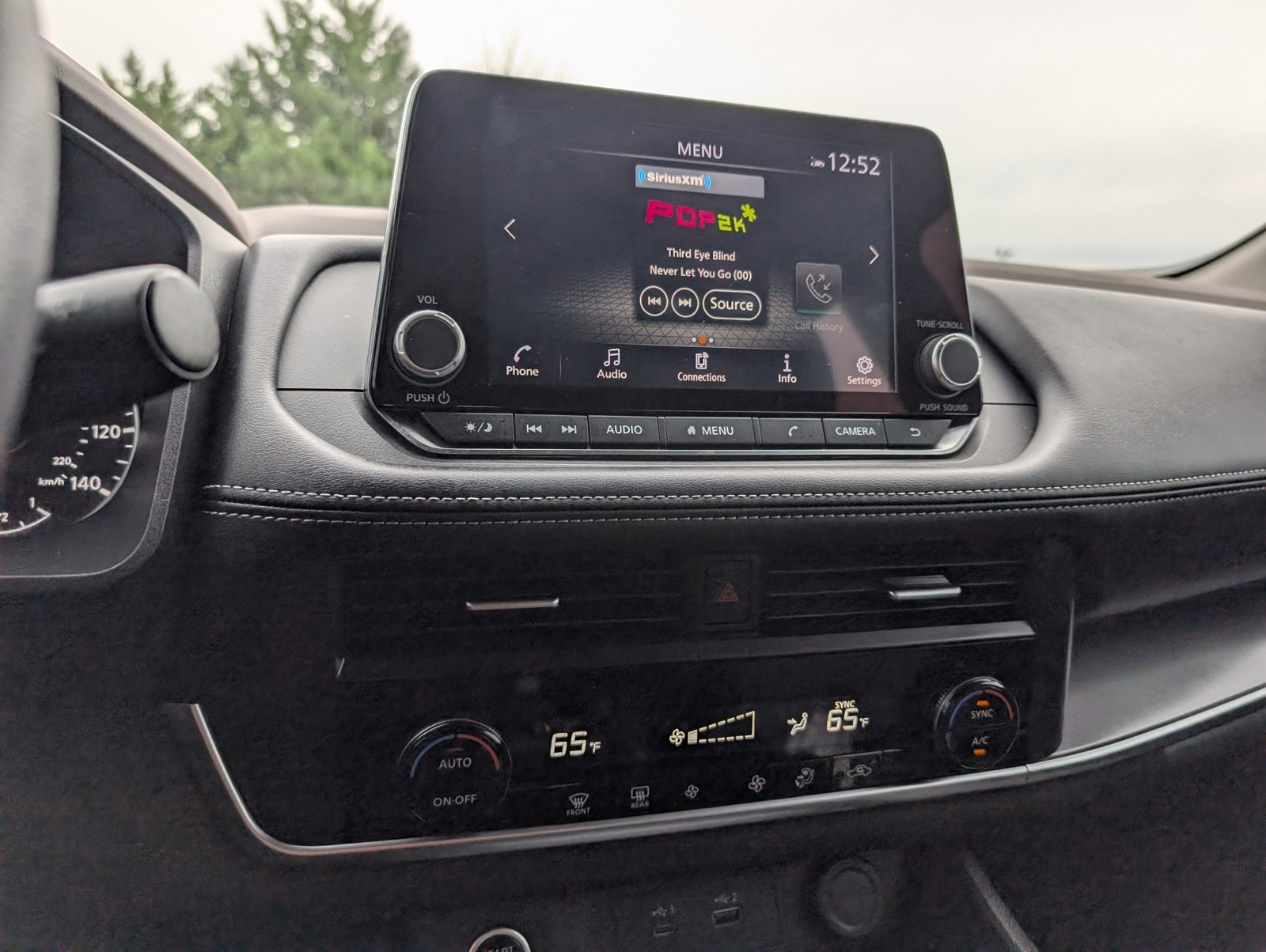 Used 2023 Nissan Rogue SV image 22