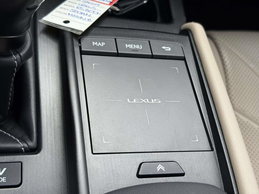 Used 2019 Lexus ES 300h FWD image 26