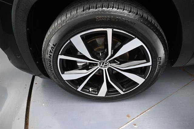 Used 2025 Volkswagen Atlas Cross Sport SEL Premium R-Line AWD/4WD image 25