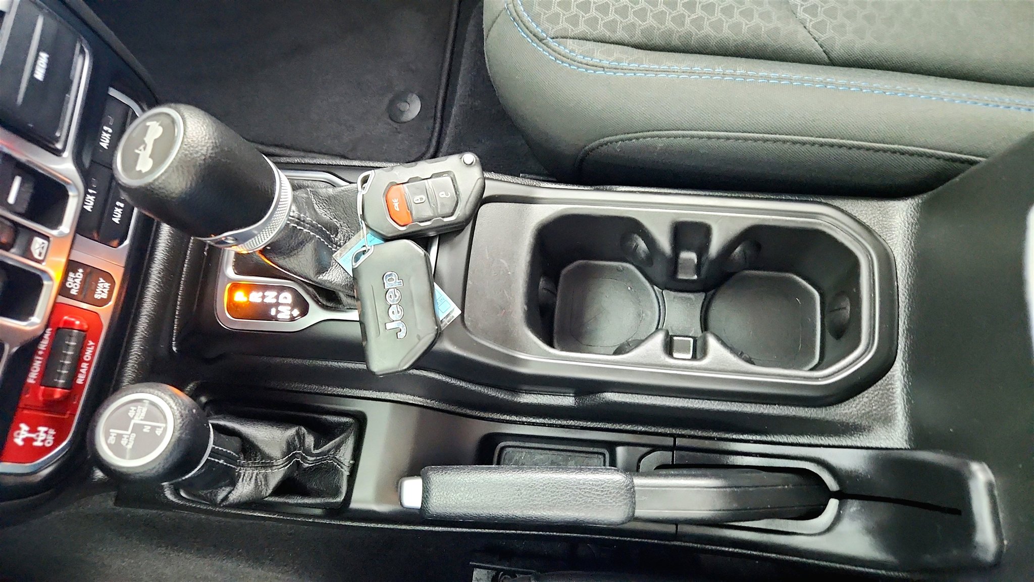 Used 2024 Jeep Wrangler Unlimited Rubicon 4xe image 25