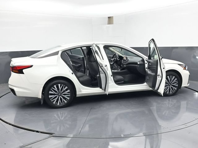 Used 2024 Nissan Altima 2.5 SV AWD/4WD image 47