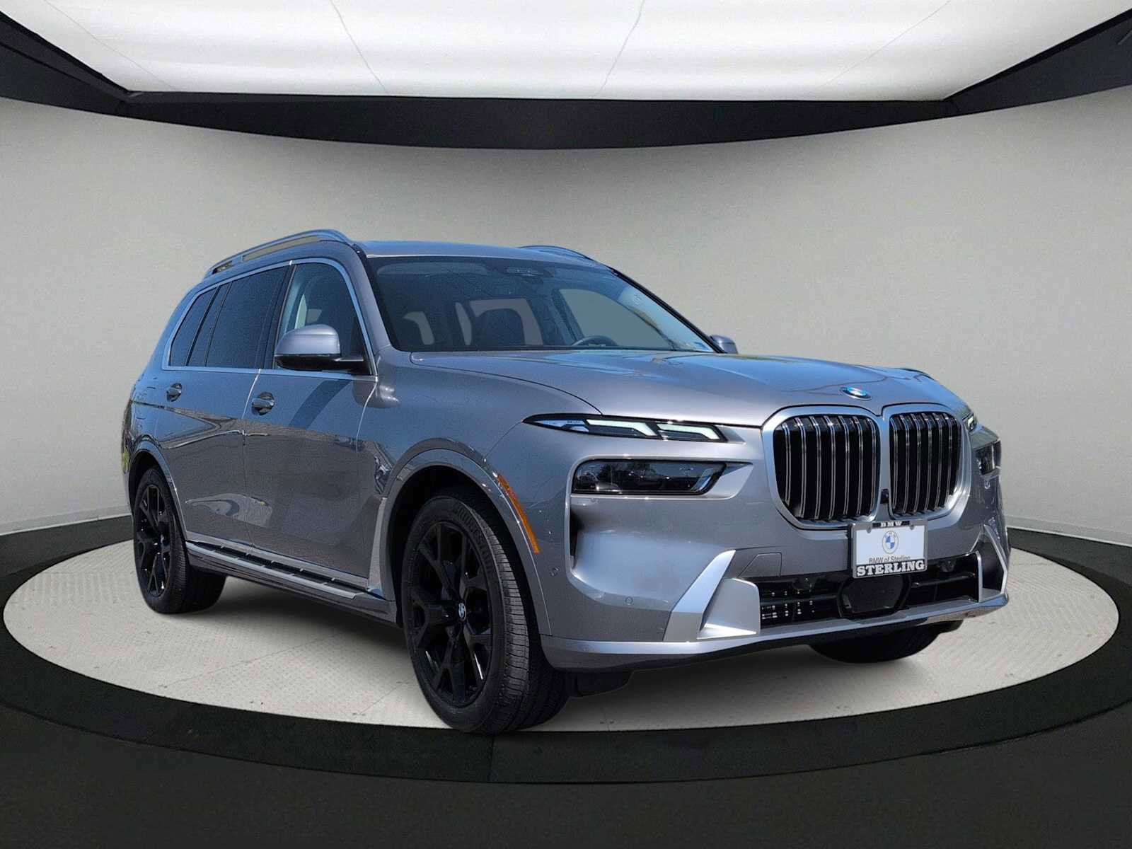 Used 2024 BMW X7 xDrive40i image 2