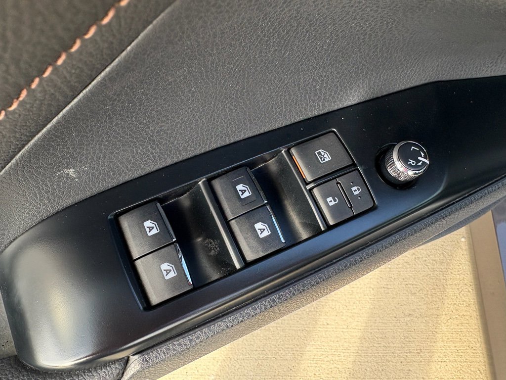 Used 2018 Toyota Camry XLE image 11