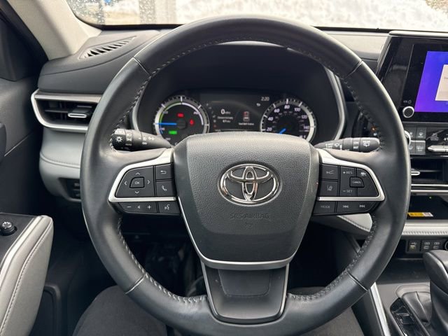 Used 2023 Toyota Highlander XLE image 12