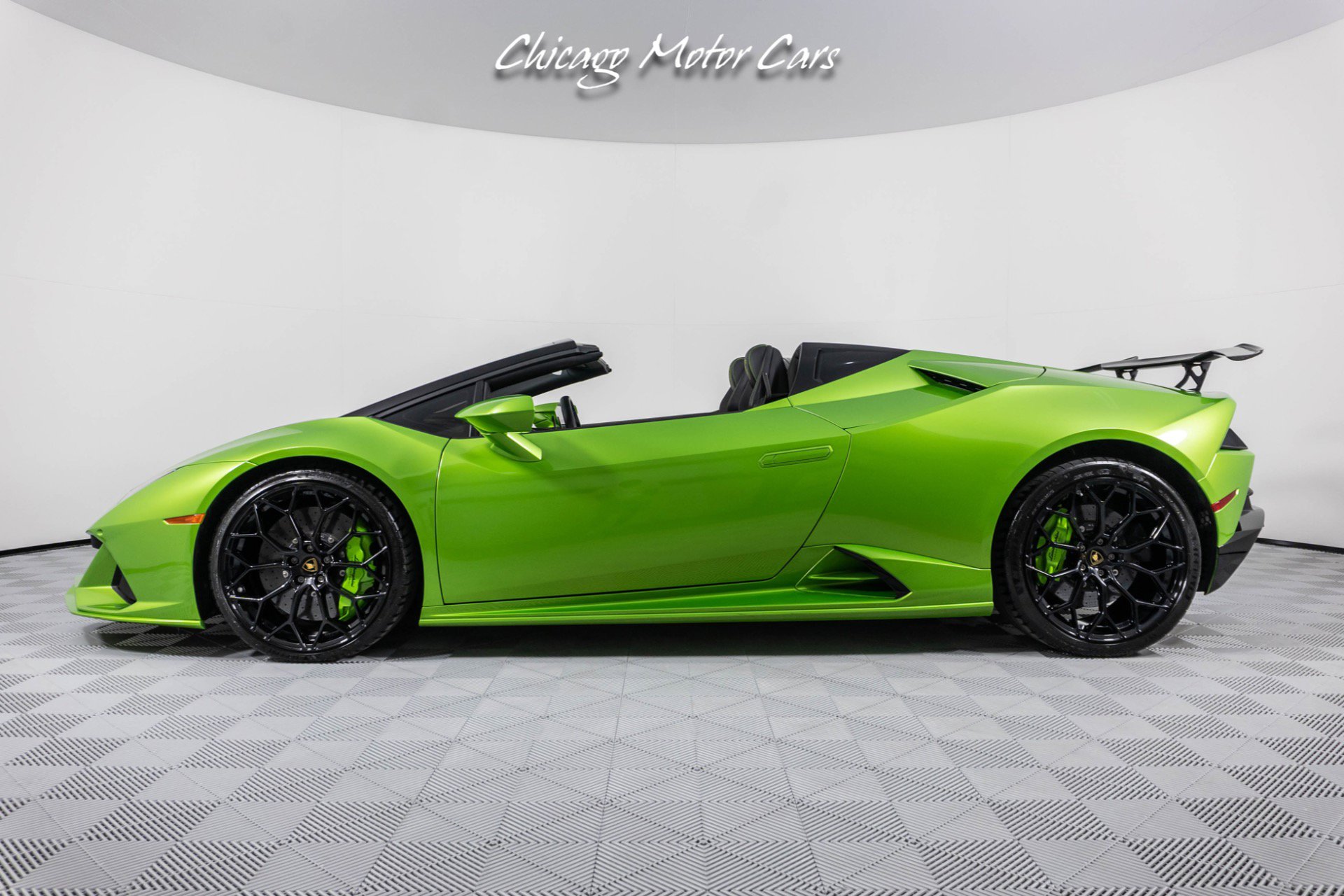 Used 2020 Lamborghini Huracan EVO AWD/4WD image 2