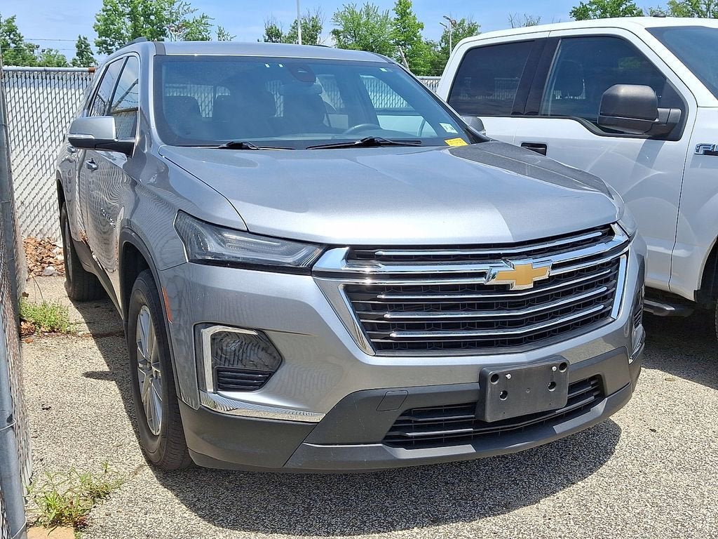 Used 2023 Chevrolet Traverse LT FWD image 6