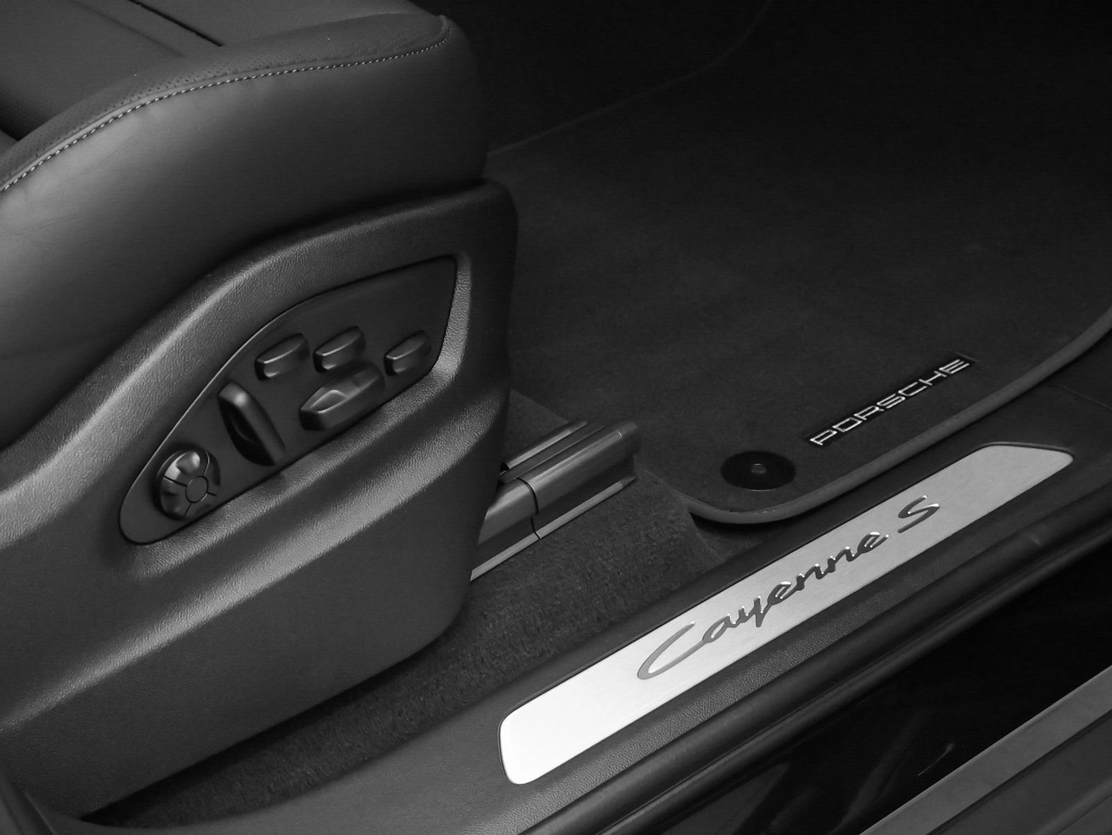 New 2026 Porsche Cayenne S AWD/4WD image 22
