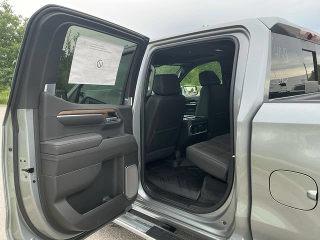 Used 2026 Chevrolet Silverado 1500 High Country w/ High Country Premium Package AWD/4WD image 17