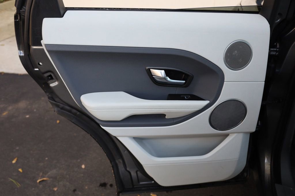 Used 2015 Land Rover Range Rover Evoque Pure Plus image 17