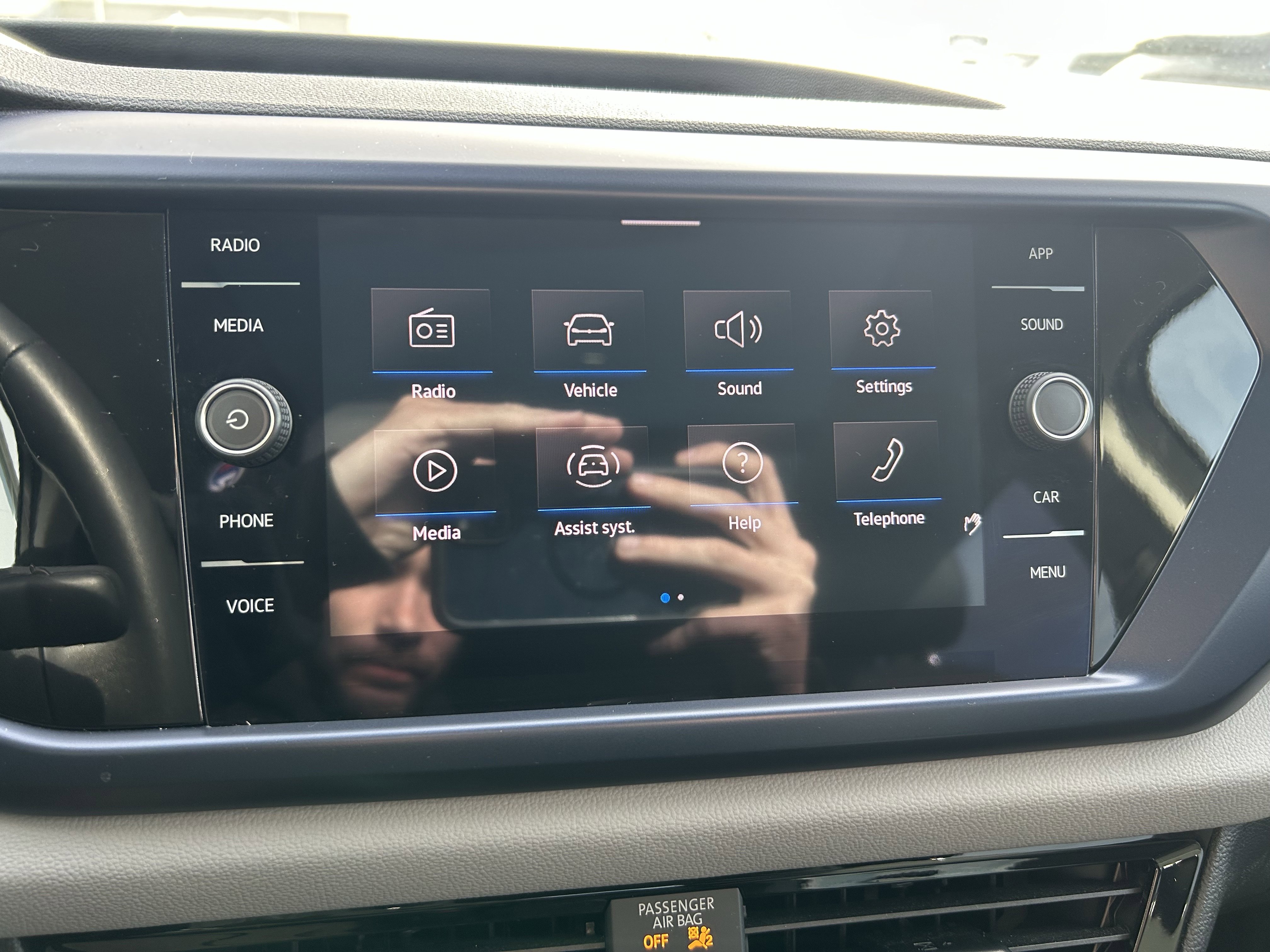 Certified 2023 Volkswagen Taos SE w/ Panoramic Sunroof Package image 13