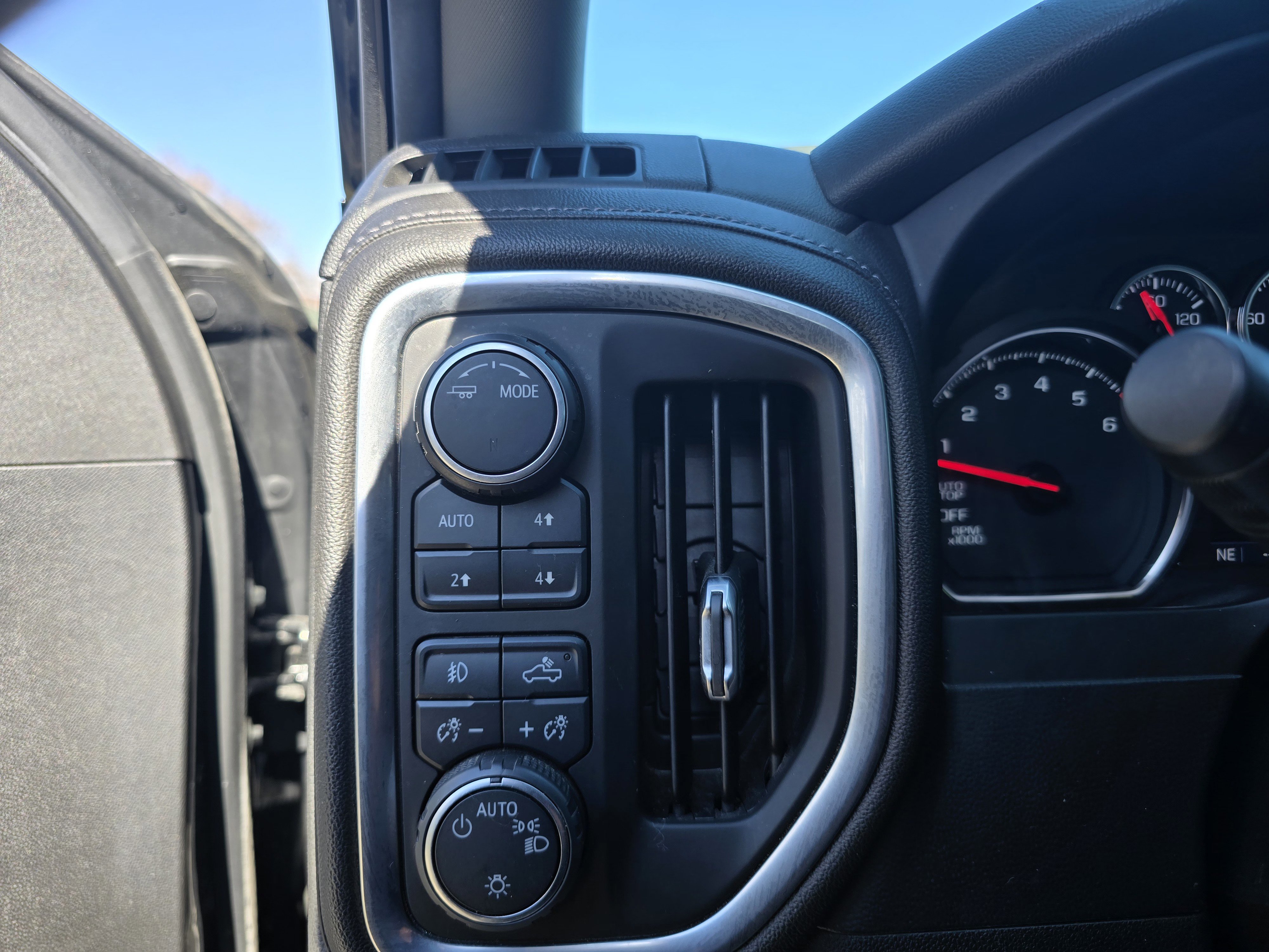 Used 2020 Chevrolet Silverado 1500 RST image 19