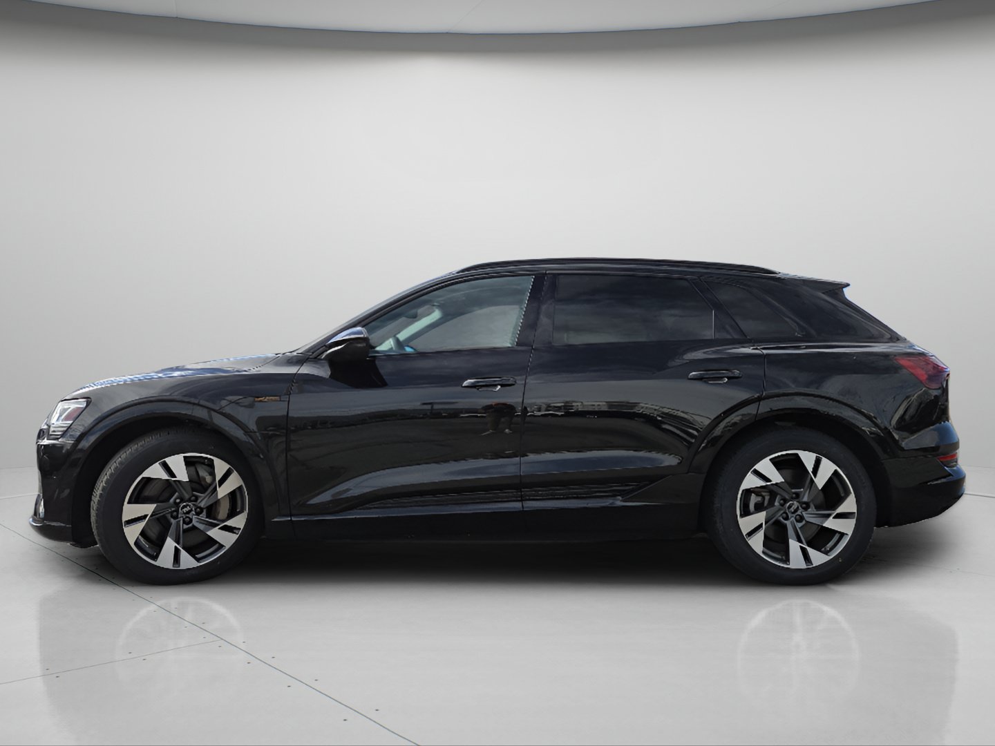 Used 2022 Audi e-tron Premium w/ Convenience Plus Package AWD/4WD image 19