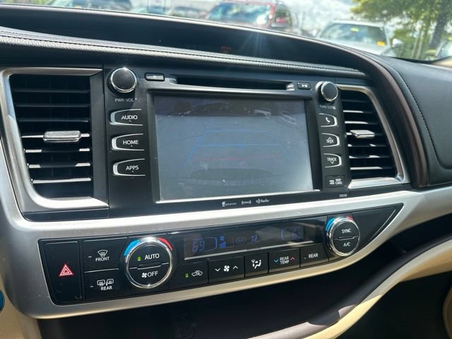 Used 2016 Toyota Highlander XLE AWD/4WD image 16