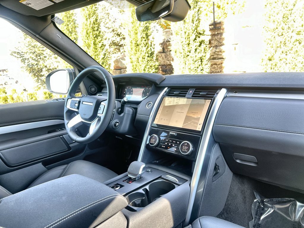 Certified 2024 Land Rover Discovery Dynamic SE AWD/4WD image 14