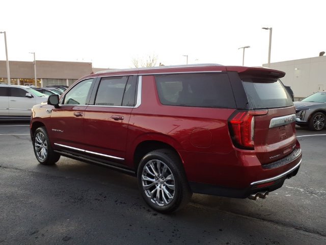 Used 2024 GMC Yukon XL Denali w/ Advanced Technology Package AWD/4WD image 9