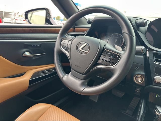 Used 2023 Lexus ES 250 w/ Premium Package AWD/4WD image 27