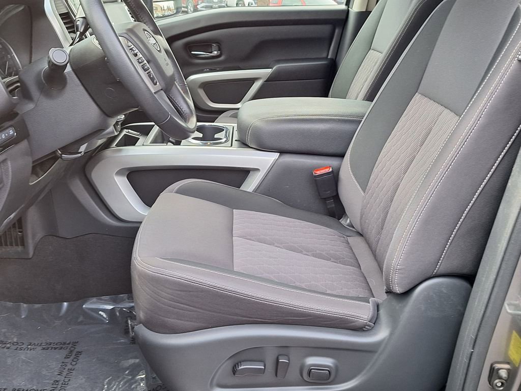 Used 2023 Nissan Titan SV w/ SV Convenience Package image 11