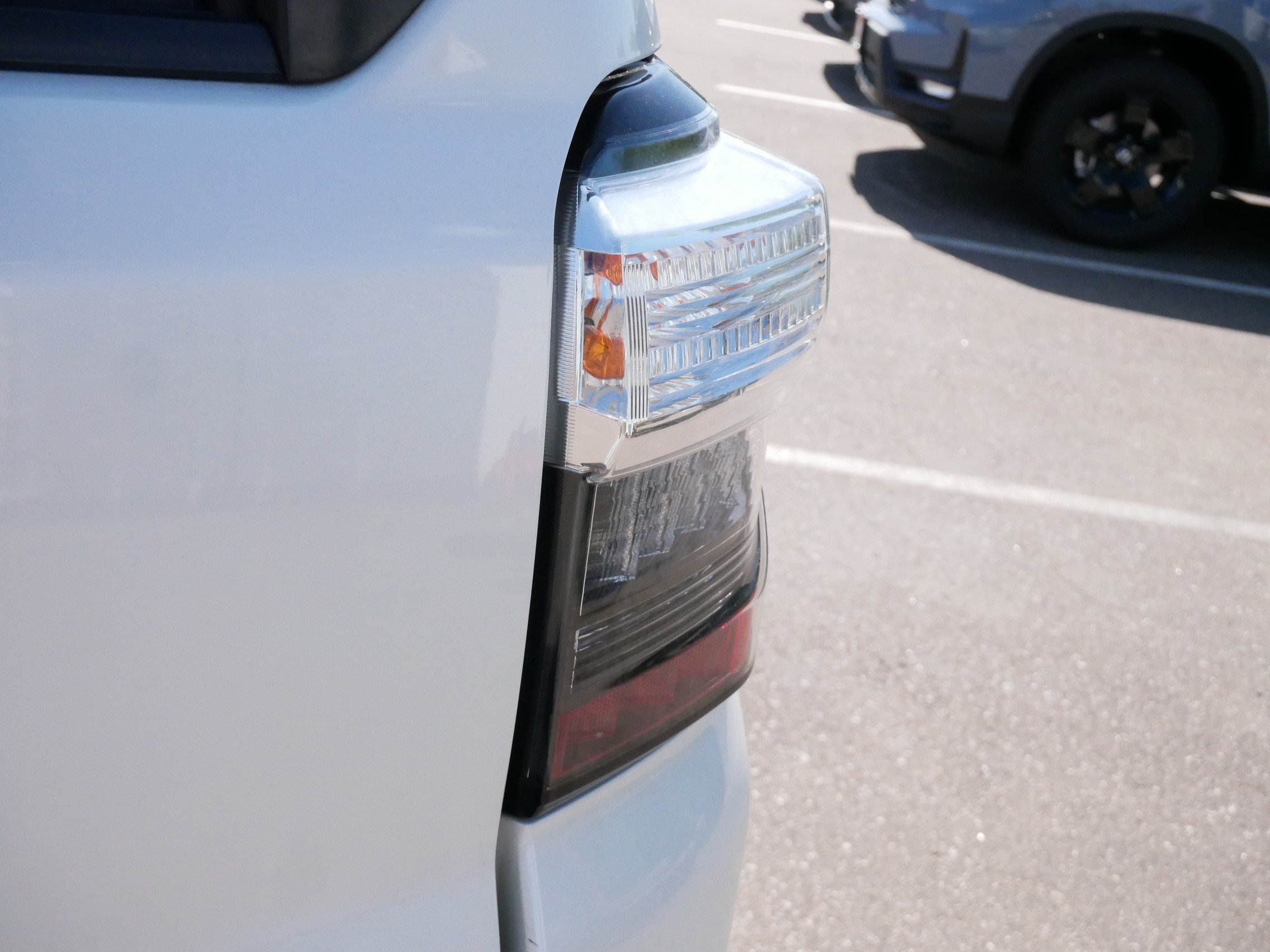 Used 2018 Toyota 4Runner Limited AWD/4WD image 13