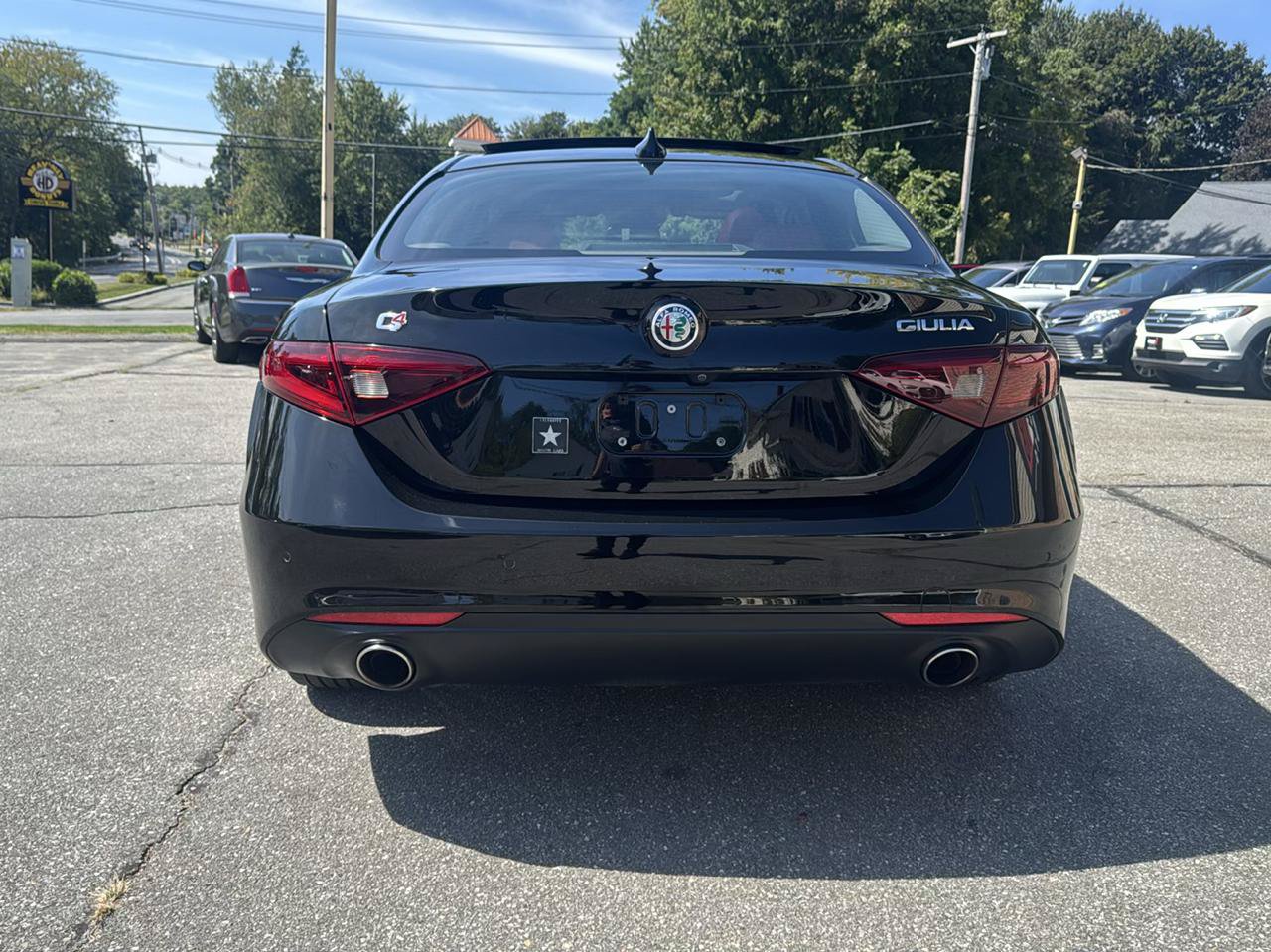 Used 2019 Alfa Romeo Giulia AWD w/ Cold Weather Package image 10