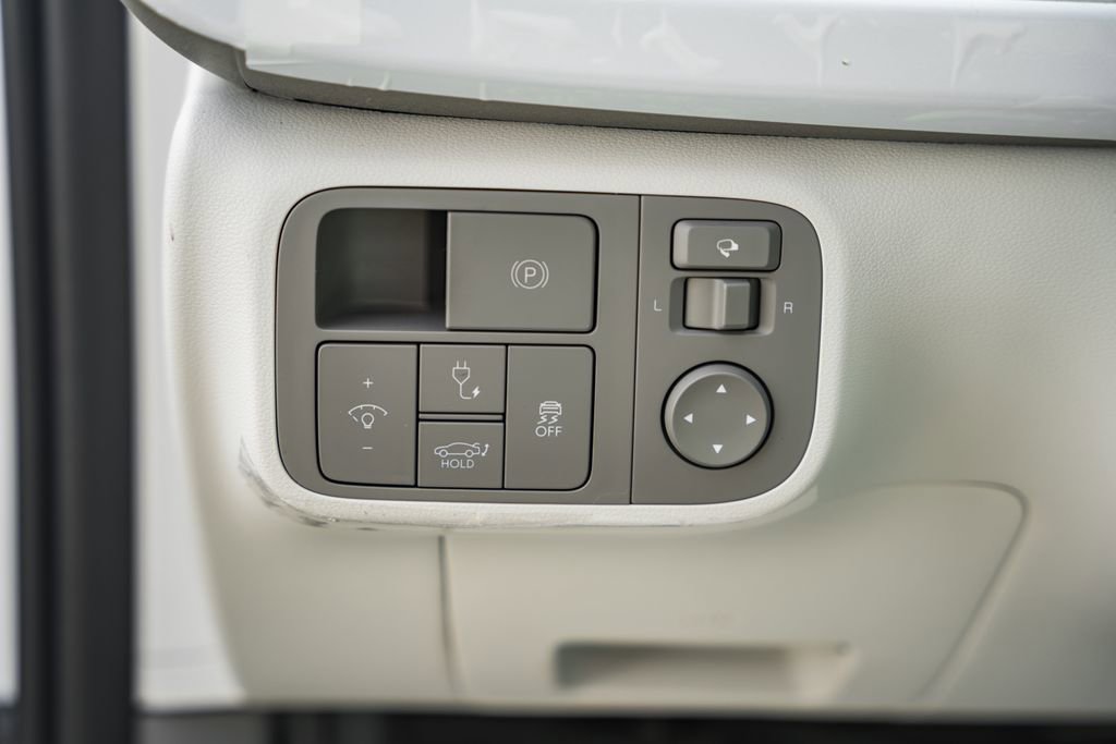 New 2024 Hyundai Ioniq 6 Limited image 38