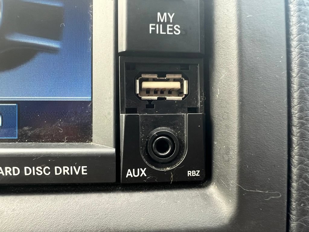 Used 2012 Volkswagen Routan SE FWD image 30