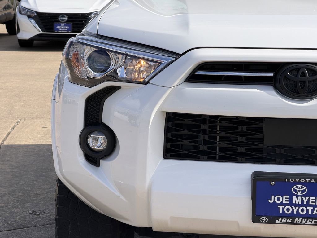 Used 2023 Toyota 4Runner SR5 Premium w/ Moonroof Package AWD/4WD image 5