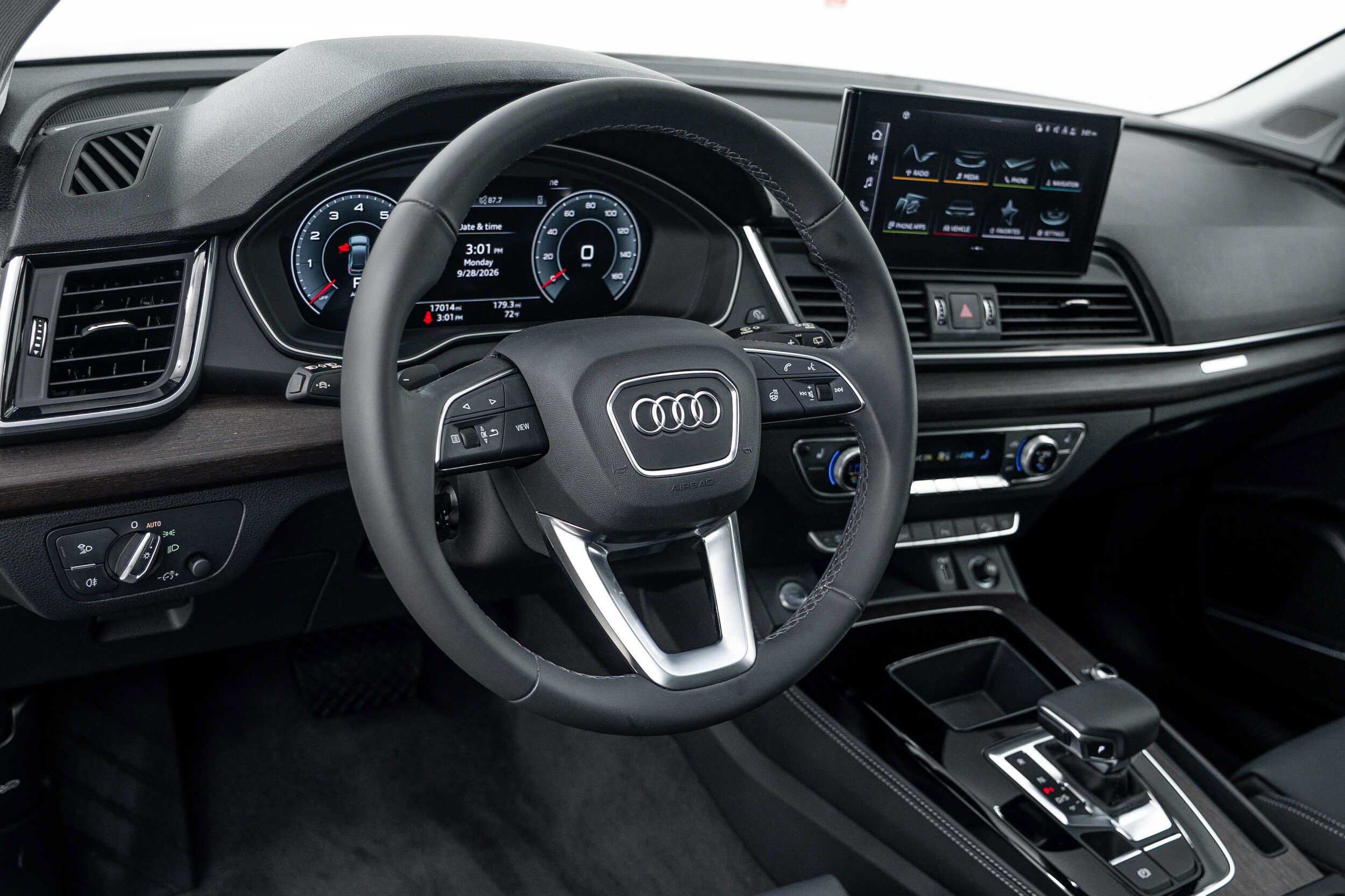 Certified 2024 Audi Q5 2.0T Premium Plus w/ Premium Plus Package AWD/4WD image 9