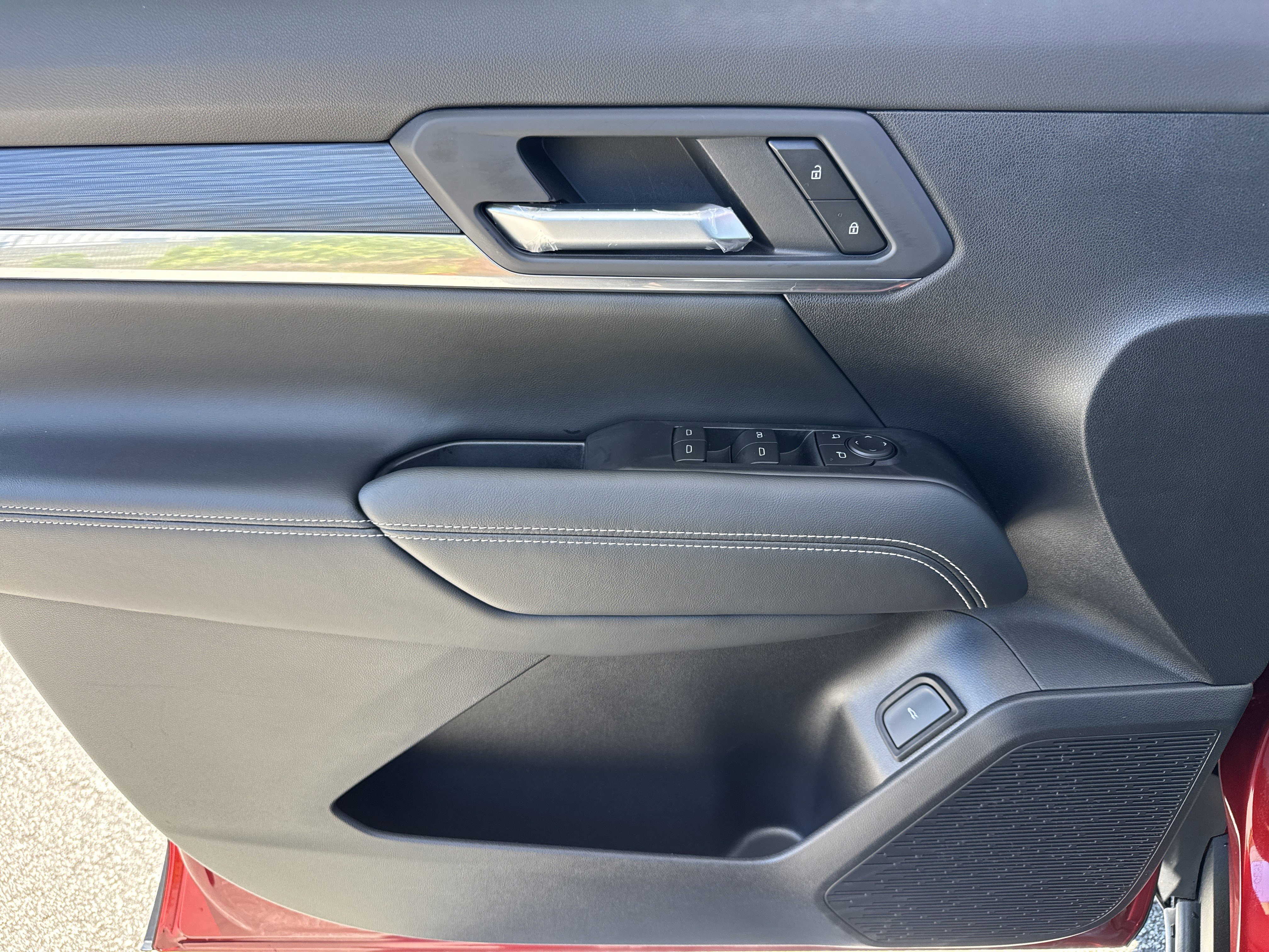 Used 2026 GMC Terrain Elevation w/ Elevation Premium Package FWD image 14