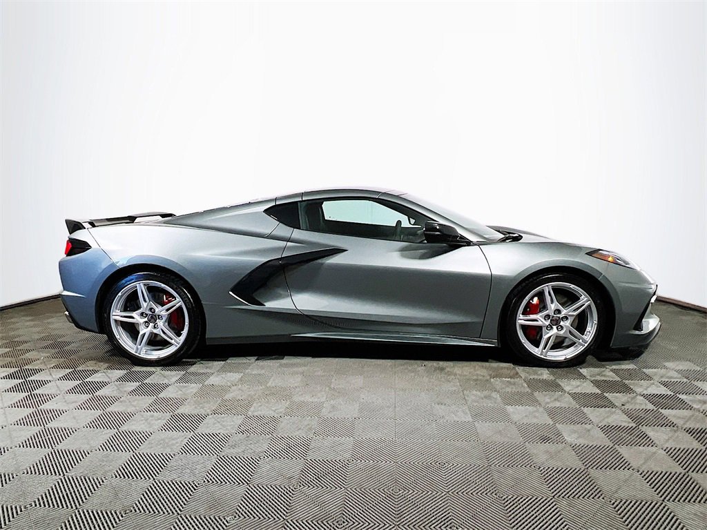 Used 2022 Chevrolet Corvette Stingray Coupe w/ Z51 Performance Package image 9
