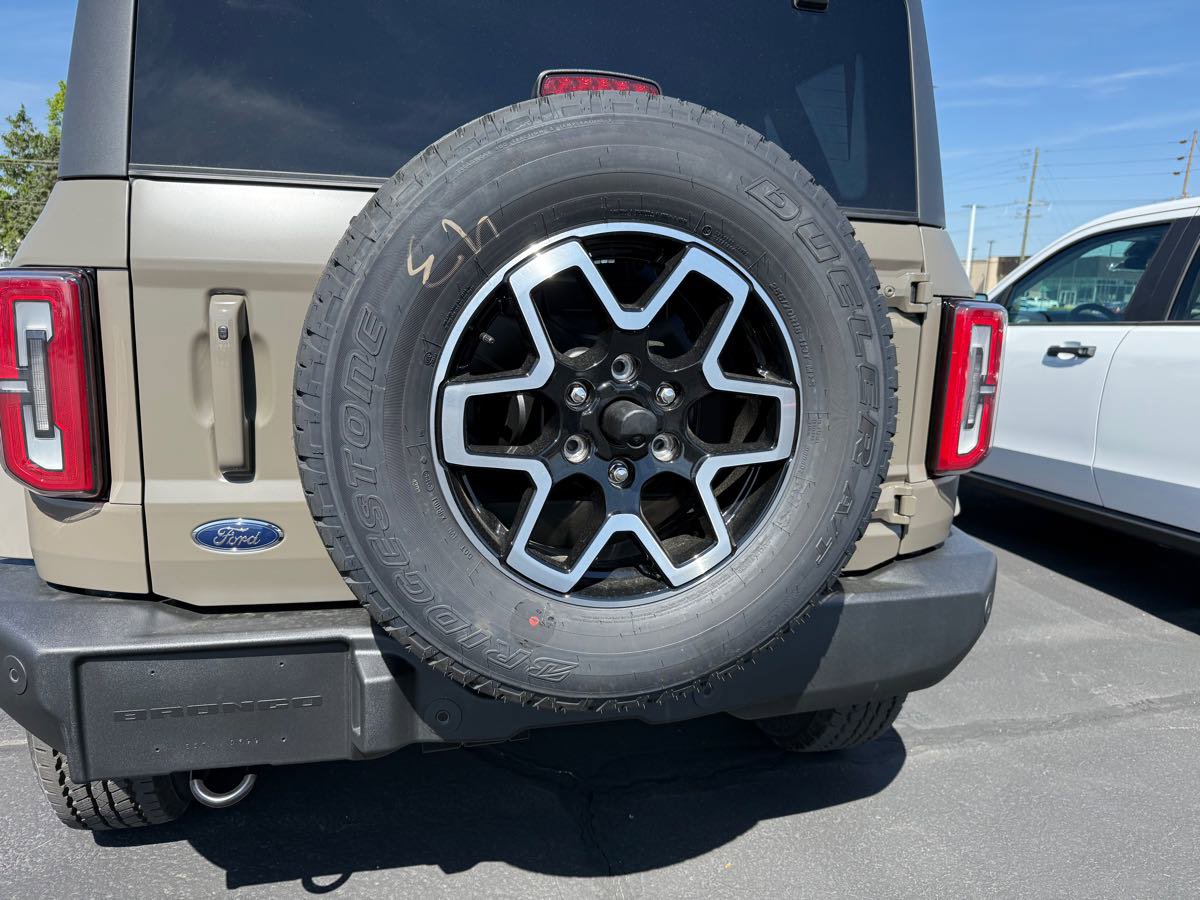 New 2025 Ford Bronco Outer Banks w/ Matte Film Protection Package image 36