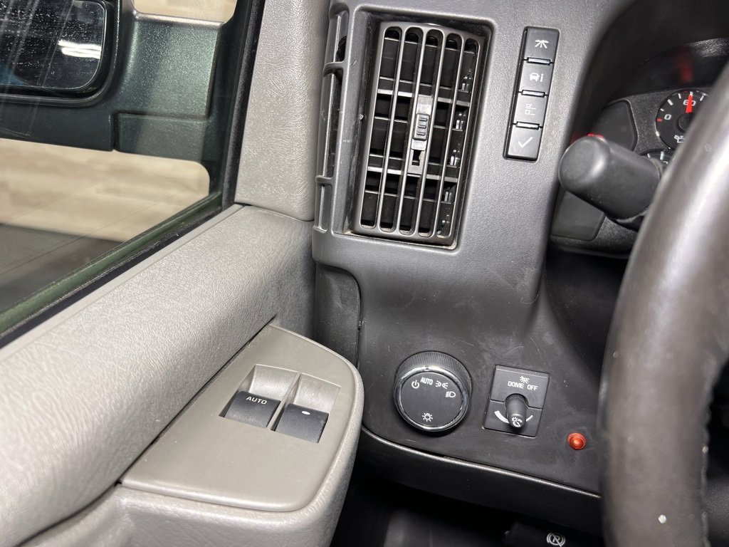 Used 2021 Chevrolet Express 2500 w/ Driver Convenience Package image 21
