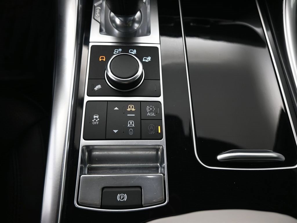 Used 2016 Land Rover Range Rover Sport HSE image 4