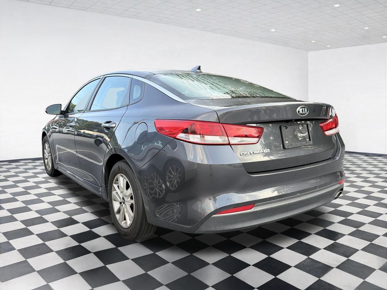 Used 2017 Kia Optima LX FWD image 6