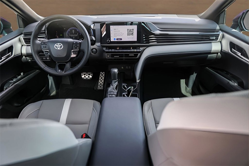 Used 2025 Toyota Camry SE w/ Convenience Package image 26