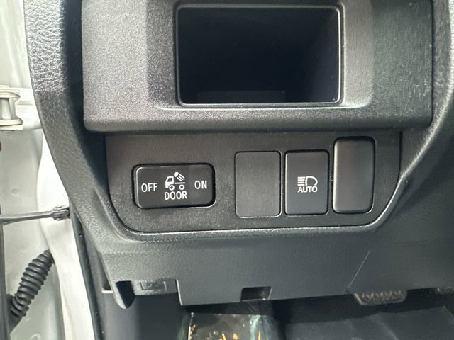 Certified 2018 Toyota Tacoma SR5 image 27