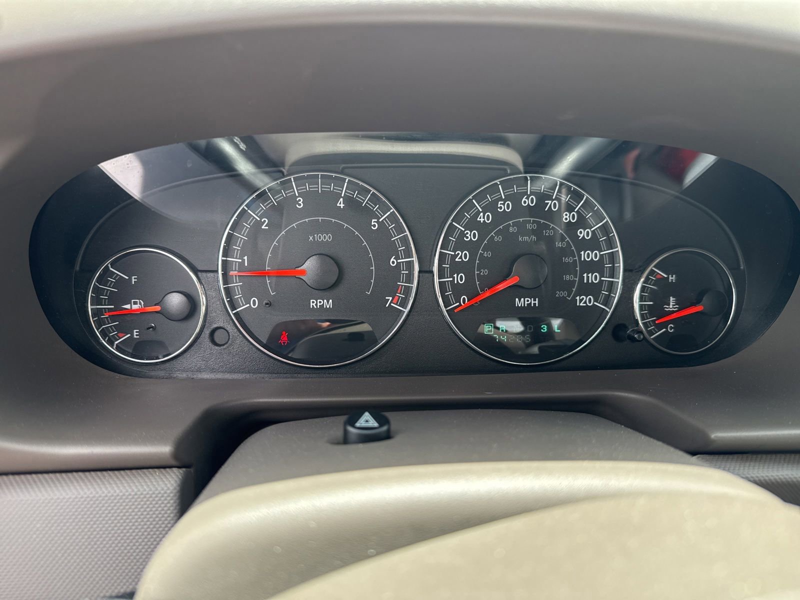 Used 2005 Chrysler Sebring Sedan FWD image 34