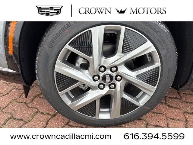 New 2026 Cadillac Optiq Luxury 1 image 4