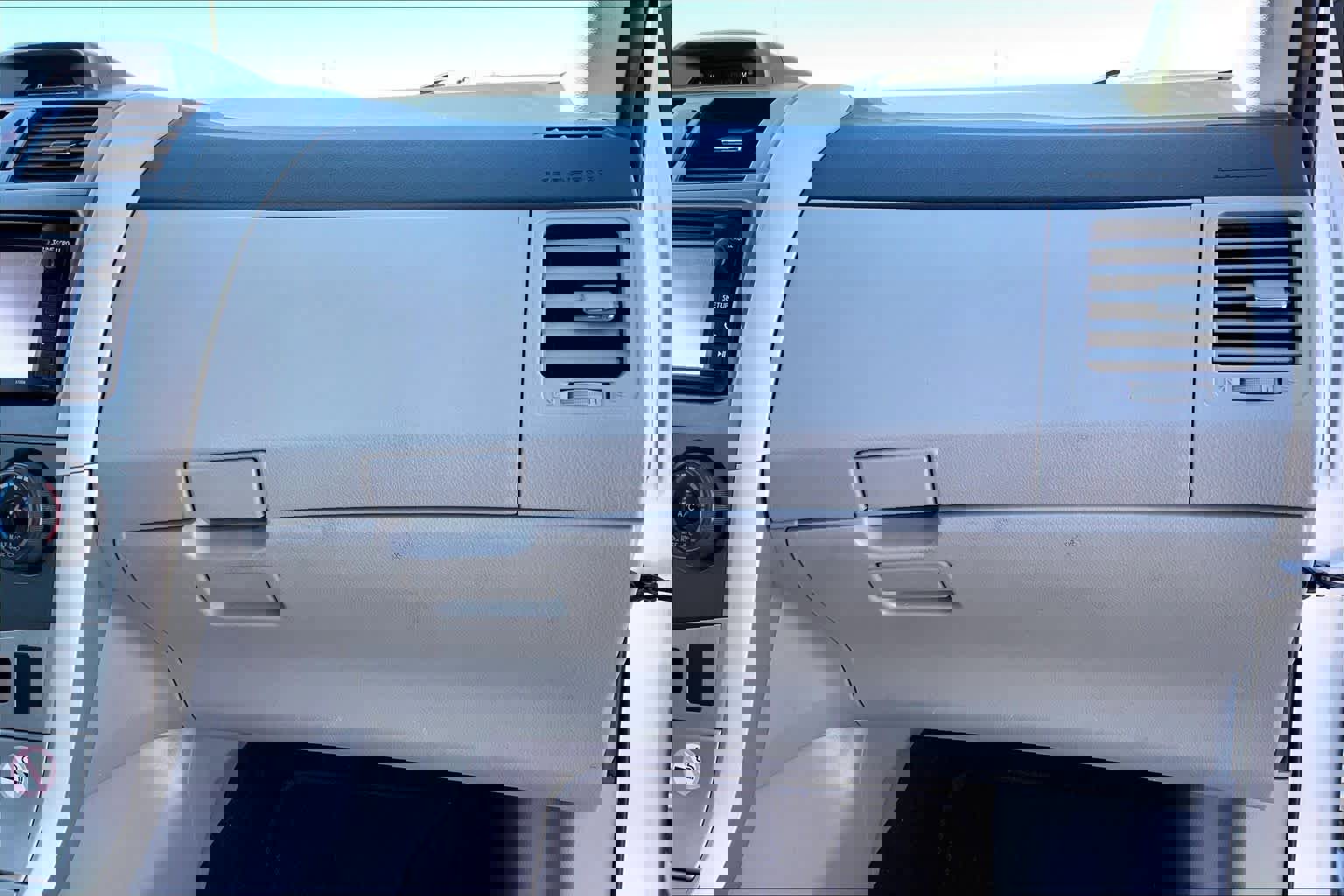 Used 2013 Toyota Corolla LE image 18