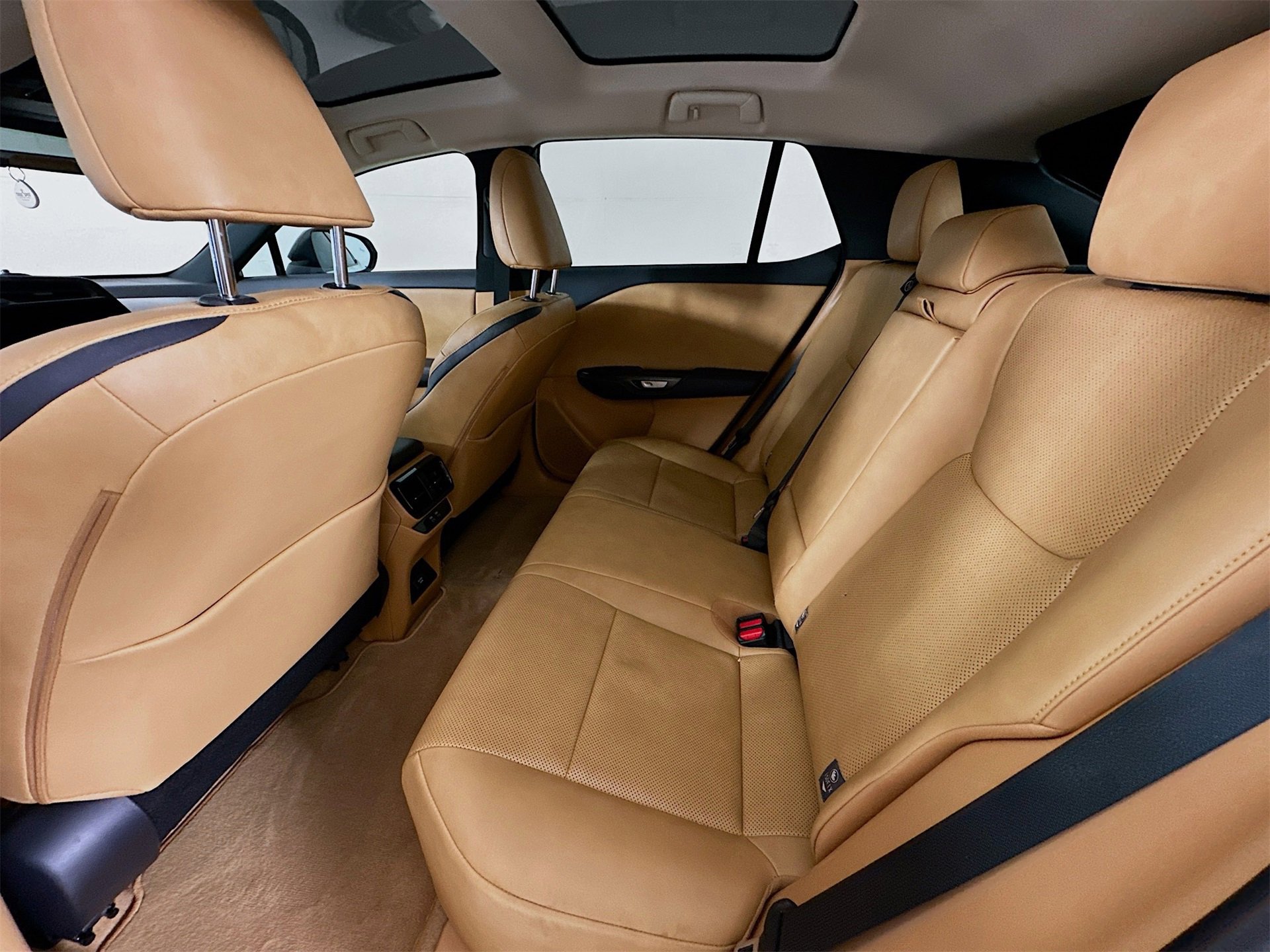 Used 2024 Lexus RZ 300e Premium w/ Accessory Package (Z1) image 26