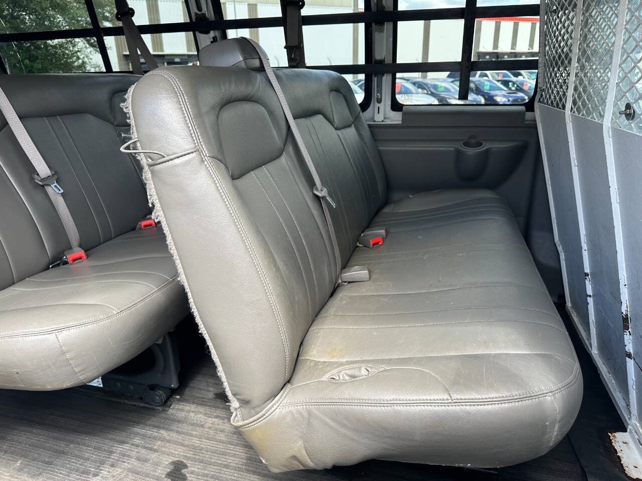 Used 2021 Chevrolet Express 3500 LS RWD image 33